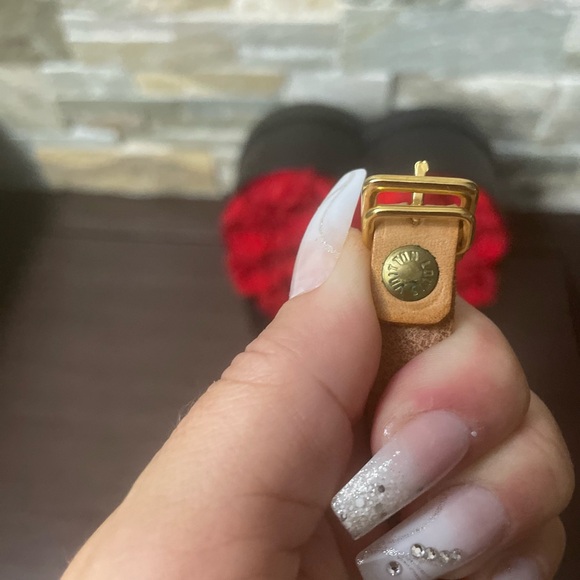 100% authentic LV luggage tag and handle strap 2 piece - Picture 12 of 15